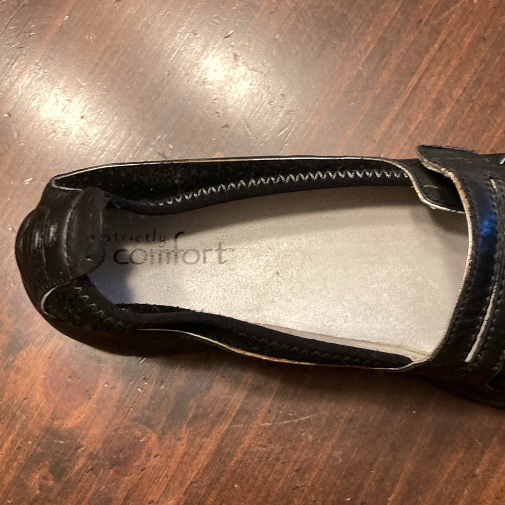 STRICTLY COMFORT - Picture 3 of 4